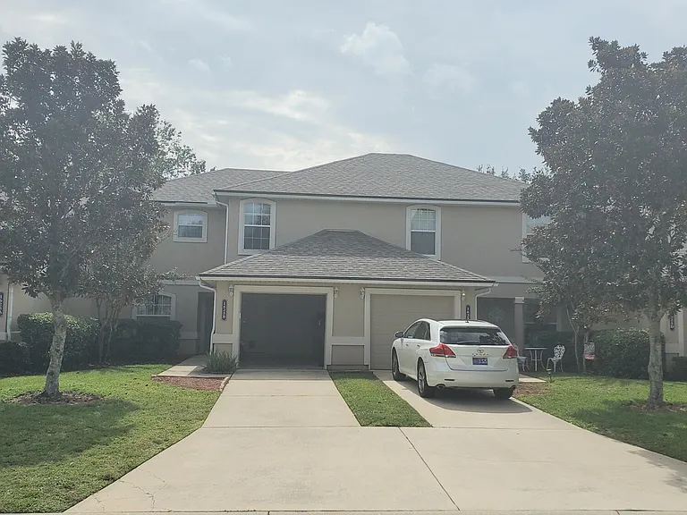 1625 Vineland Cir #B — Photo 2