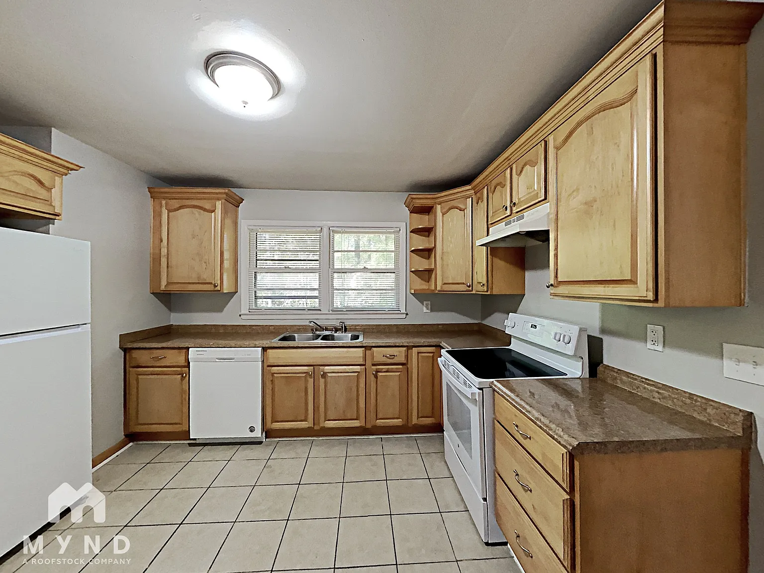 3 bed, 1.5 bath, 1100 sqft, $1,550 — Photo 4