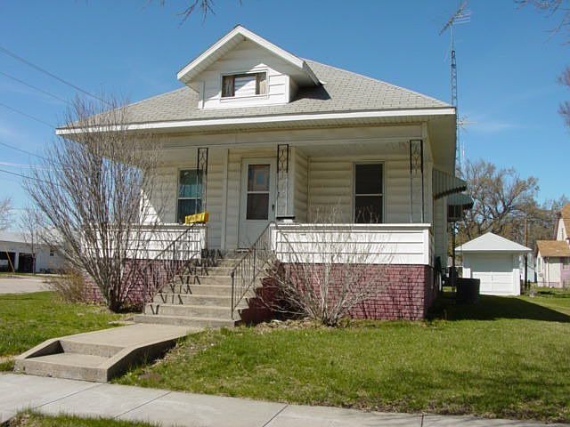 1st image of 120 W 10th St