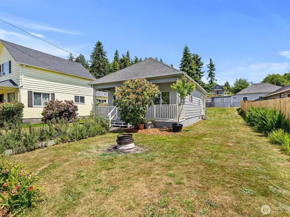 1211 Larch Street, Raymond, WA 98577