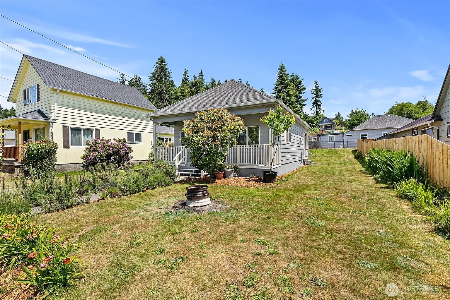 1211 Larch Street photo 1