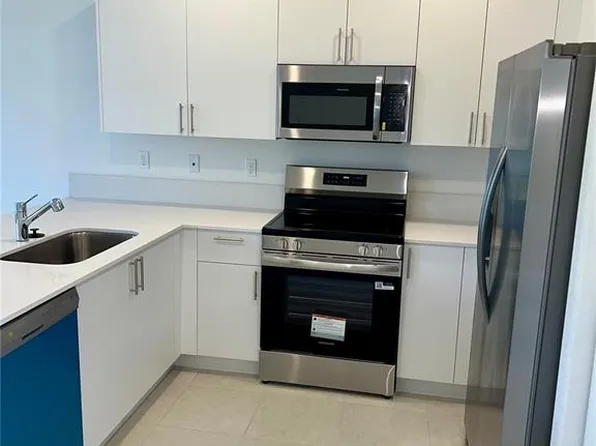 18409 SW 1st St, Hollywood, FL 33029