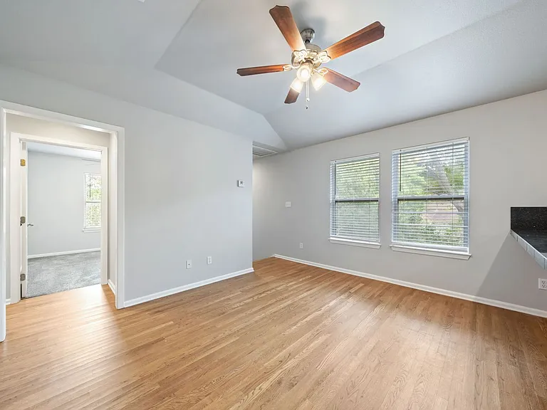 4612 Bennett Avenue — Photo 12