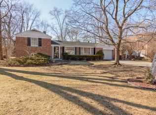 208 E Circle Ave, Prospect Heights, IL 60070