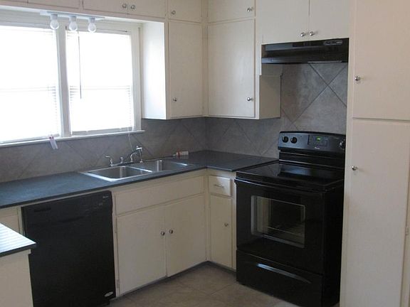 5th image of 1412 NE 42nd St