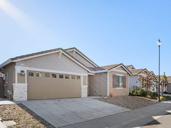 3rd image of 4525 Sea Cliff Road