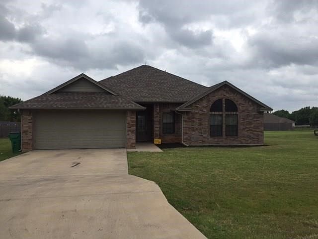 2nd image of 605 Parker Ln
