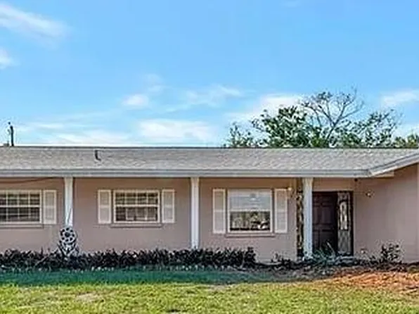 2916 Woodcrest Dr, Sarasota, FL 34239