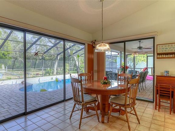 4th image of 8688 Ashbury Dr