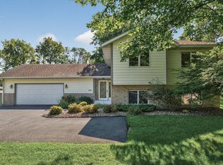 680 Koehler Rd, Vadnais Heights, MN 55127