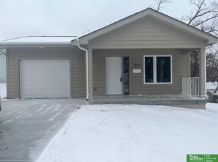 3929 Burdette St, Omaha, NE 68111