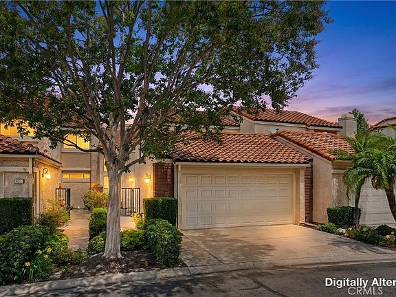 3rd image of 525 Riviera Ct