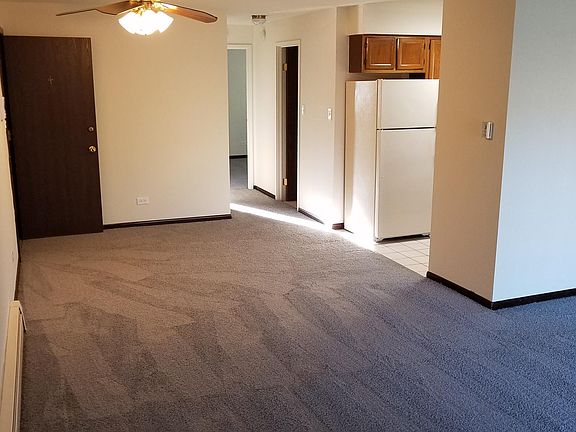 5th image of 701 W 65th St APT 4