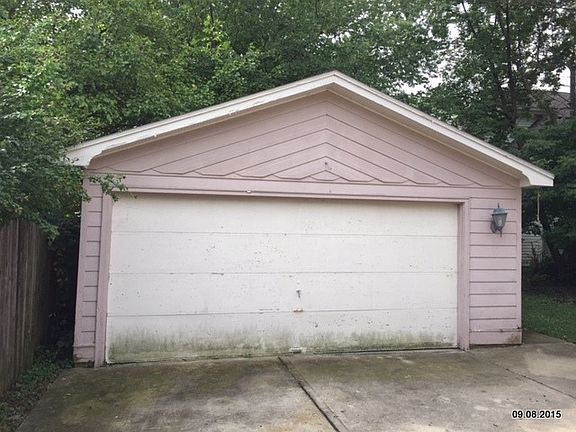 3rd image of 209 E Park Blvd