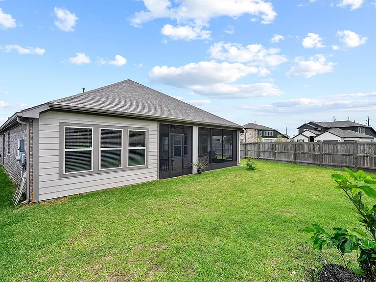 6303 Cambrai Wood Ln — Photo 32
