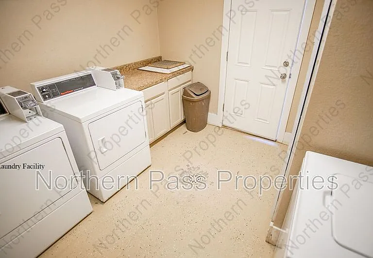 8604 Lawson St #4 — Photo 13