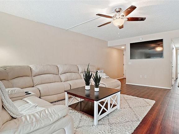 5th image of 225 Country Club Dr APT D335