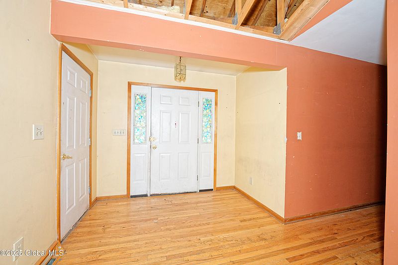 5th image of 2188 Lynn Street