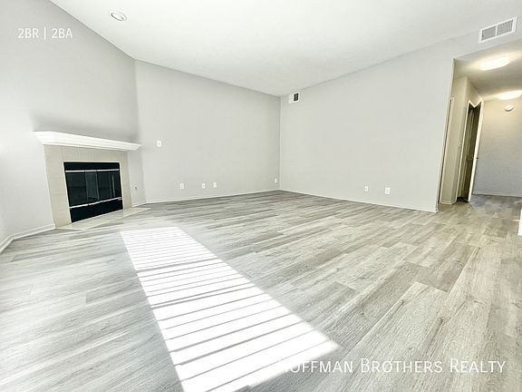 3rd image of 11223 Richland Ave #302