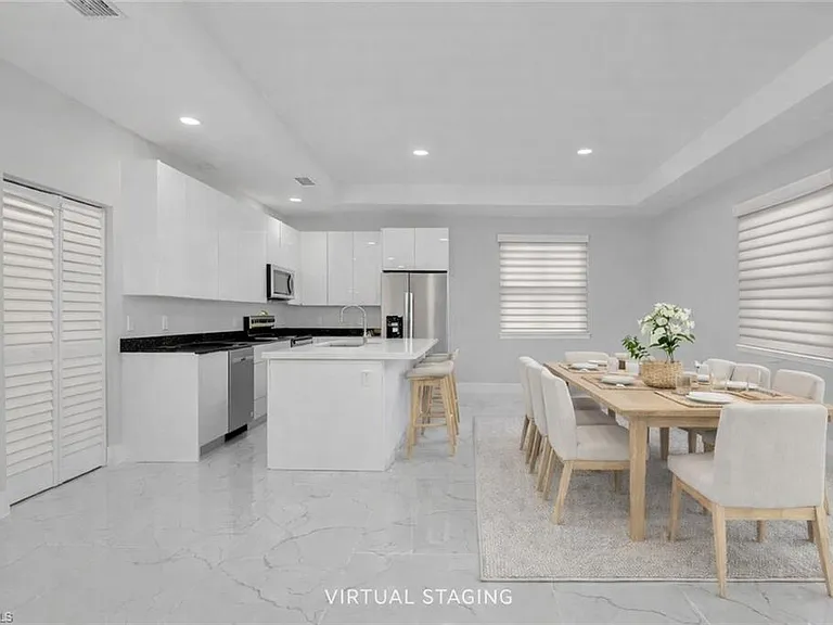 1100 NE 19th St — Photo 4