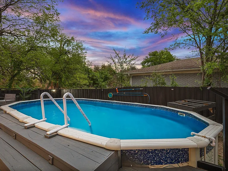 8005 Woodhue Rd — Photo 11
