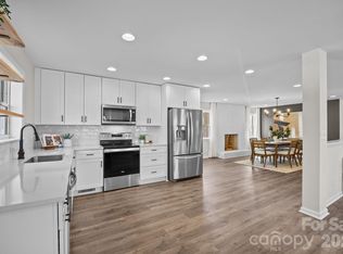 304 E 2nd St, Oakboro, NC 28129