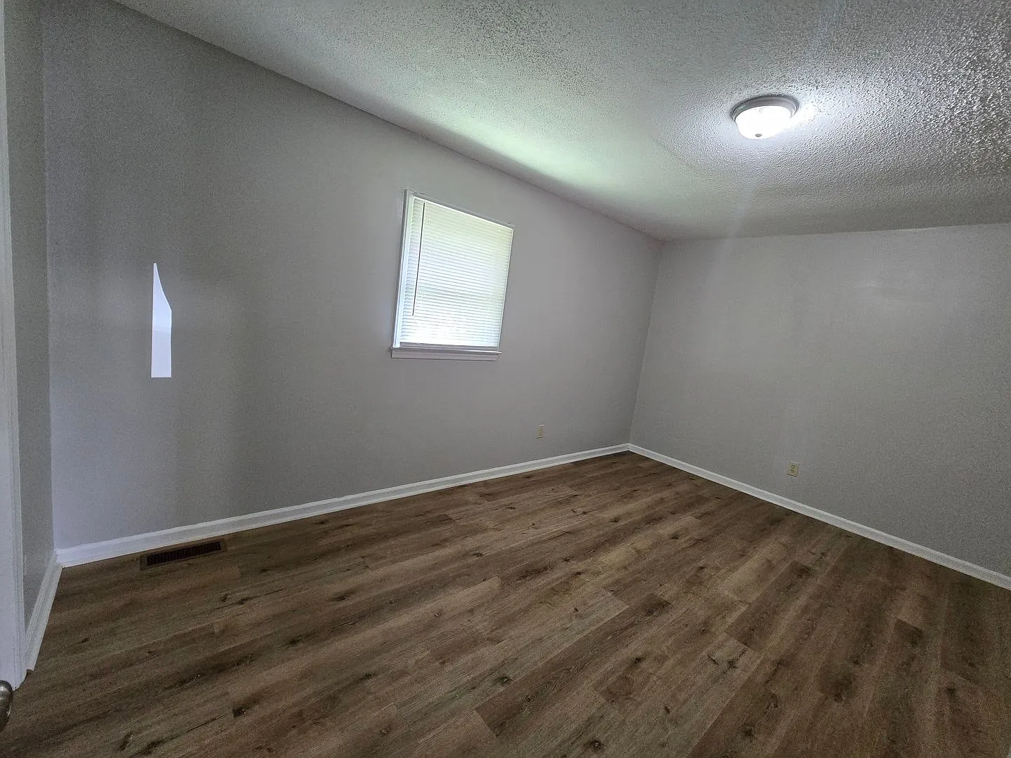 115 College Street — Photo 4