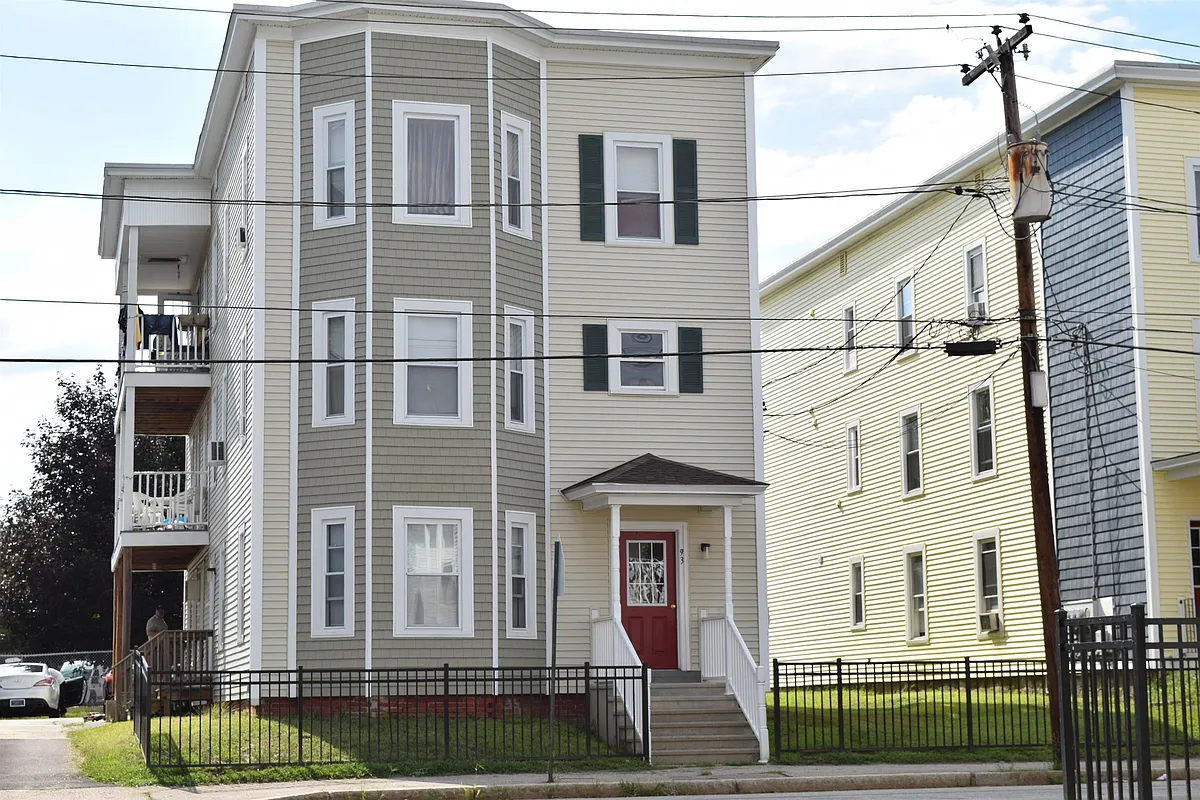 Building Photo - 93 2nd St #1W