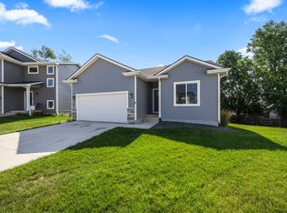 1706 Willow Ct, Norwalk, IA 50211