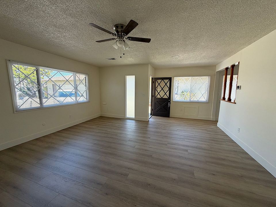 1st image of 820 & 824 W Palmyra Pl #824