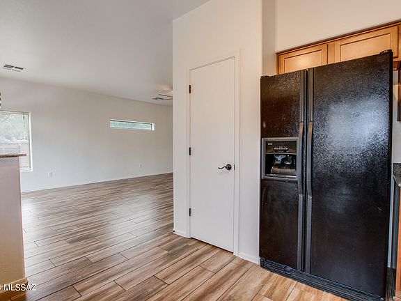 4th image of 442 E Placita Cordel