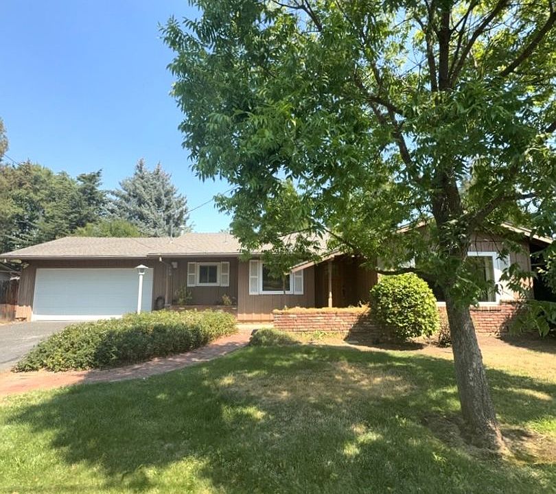 1st image of 615 Beverly Way