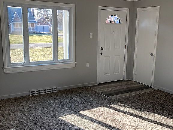 2nd image of 17 W Maxwell Dr