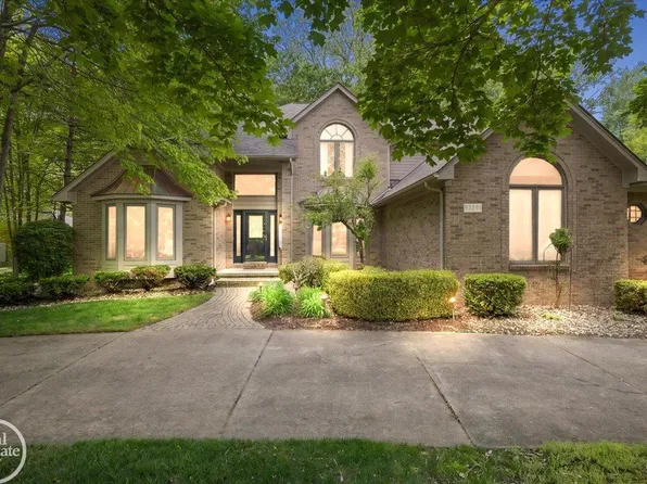 53291 Shanelle Ln, Shelby Township, MI 48315