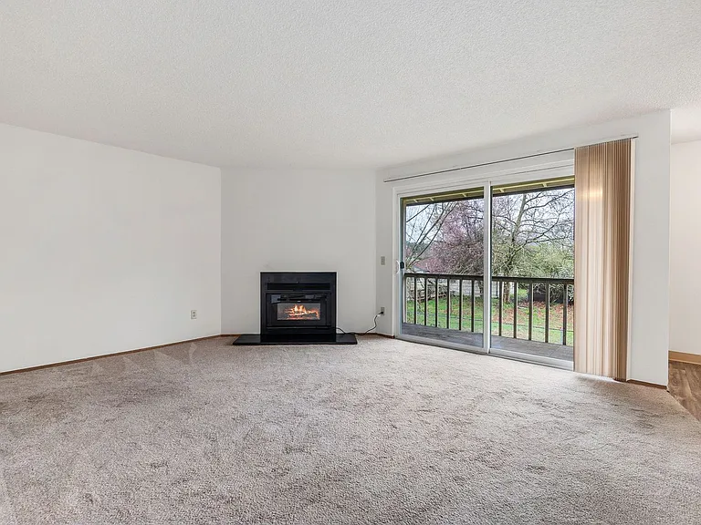 1212 Willow St SE — Photo 2
