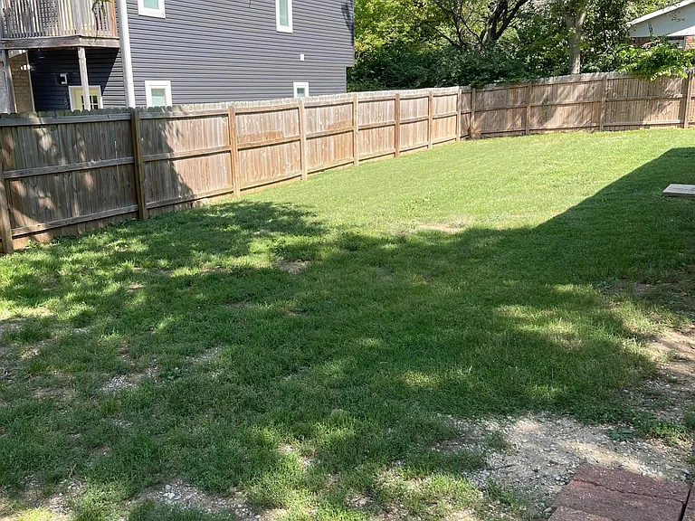 232 W Ash St — Photo 15