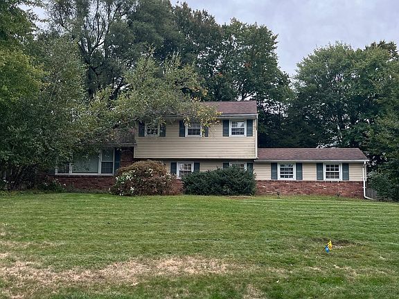 2nd image of 402 Meer Ave