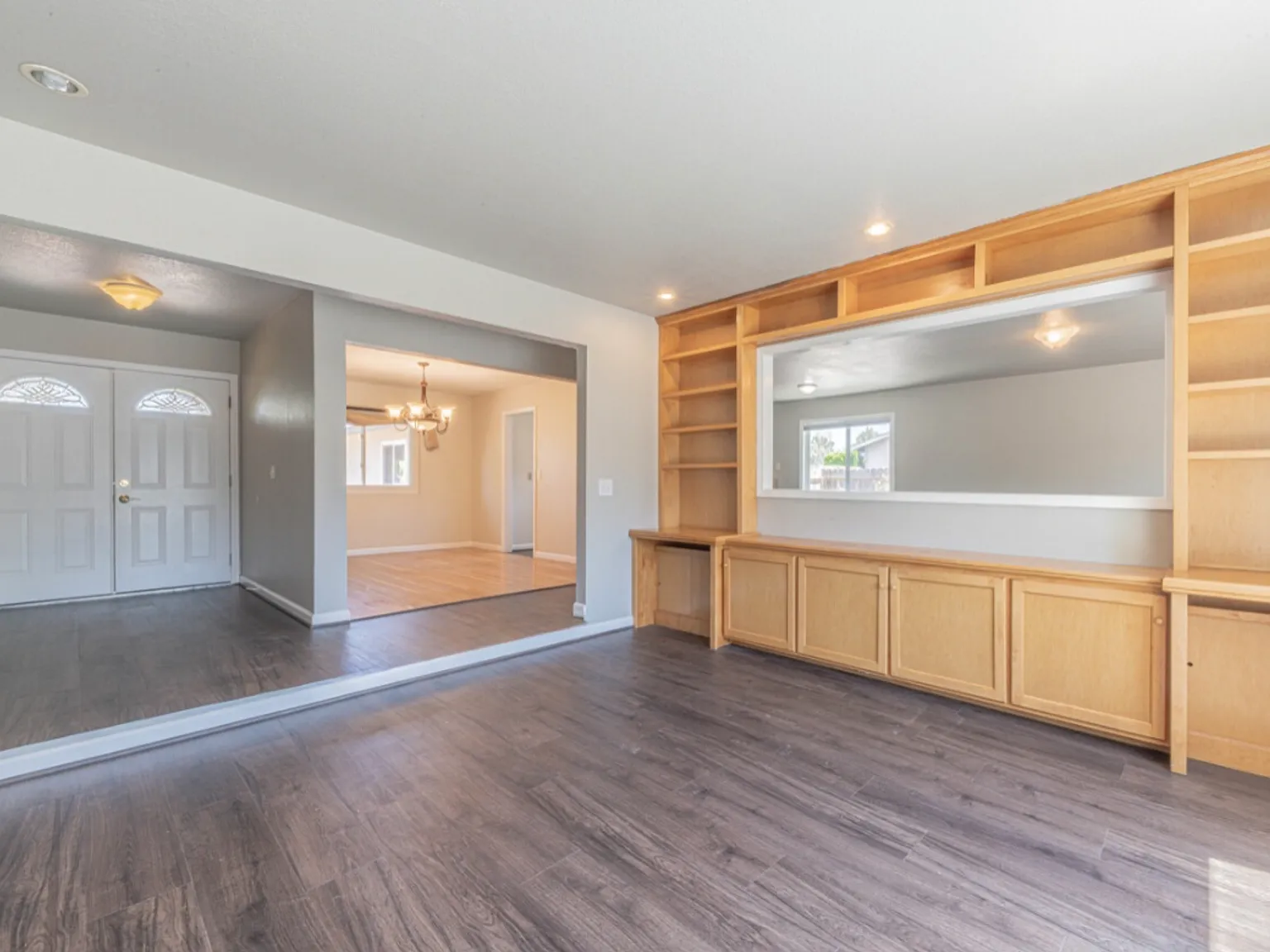 4 bed, 1941 sqft, $4,400 — Photo 4