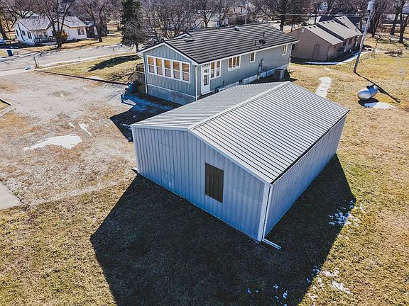 5th image of 204 1st St