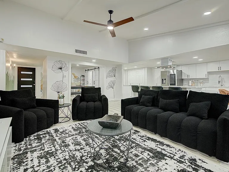 7310 Corta Calle Dr — Photo 6