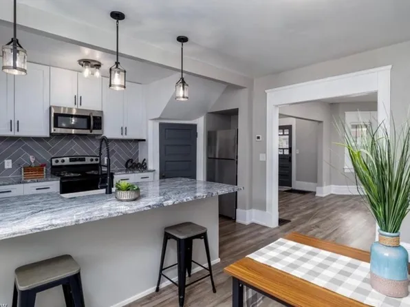 12208 Detroit Ave, Lakewood, OH 44107