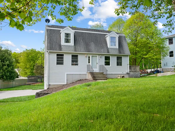 43 Hickory Lane, Waterford, CT 06385