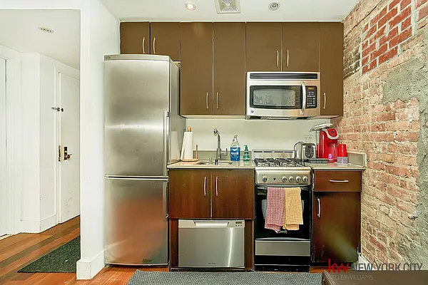 Rented by Keller Williams NYC | media 32
