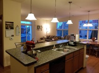 1270 Lucerne Dr UNIT 101, Verona, WI 53593