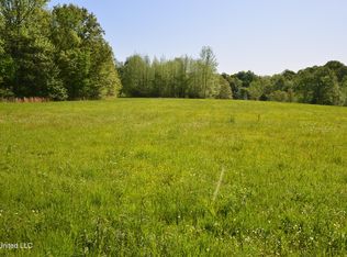 10 Smart Rd #2, Como, MS 38619