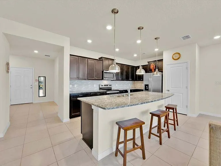 372A Pacific Ln — Photo 6