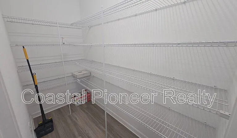 2203 E 23rd Ave — Photo 10