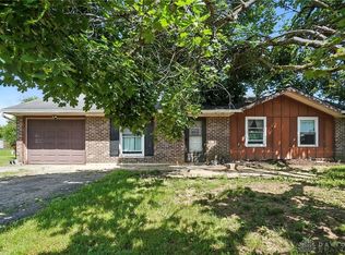 1000 Scarff Rd, New Carlisle, OH 45344