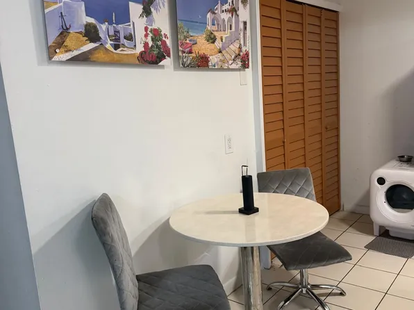 339 W 68th St #D-203, Hialeah, FL 33014
