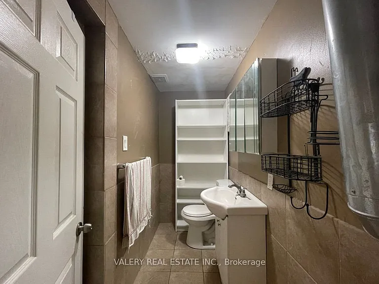 176 Fennell Ave E #2 — Photo 9
